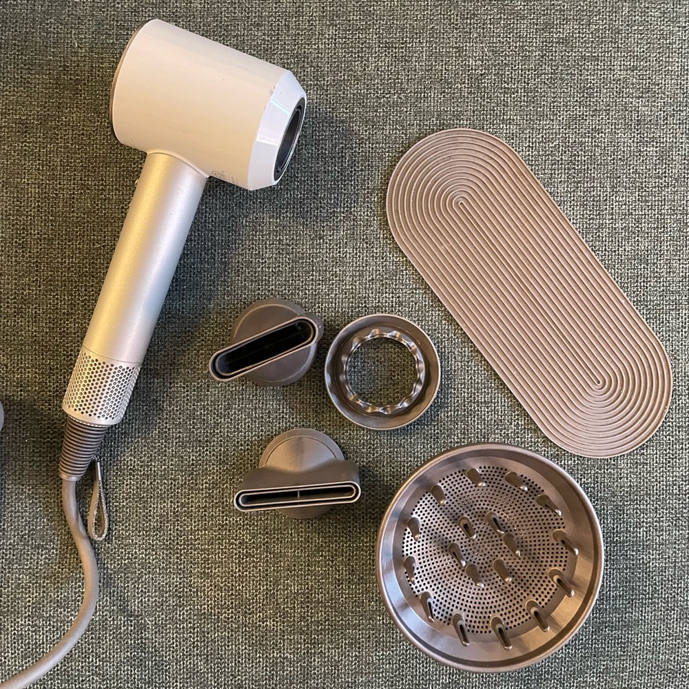 Dyson Supersonic Blow Dryer - White/Silver with case